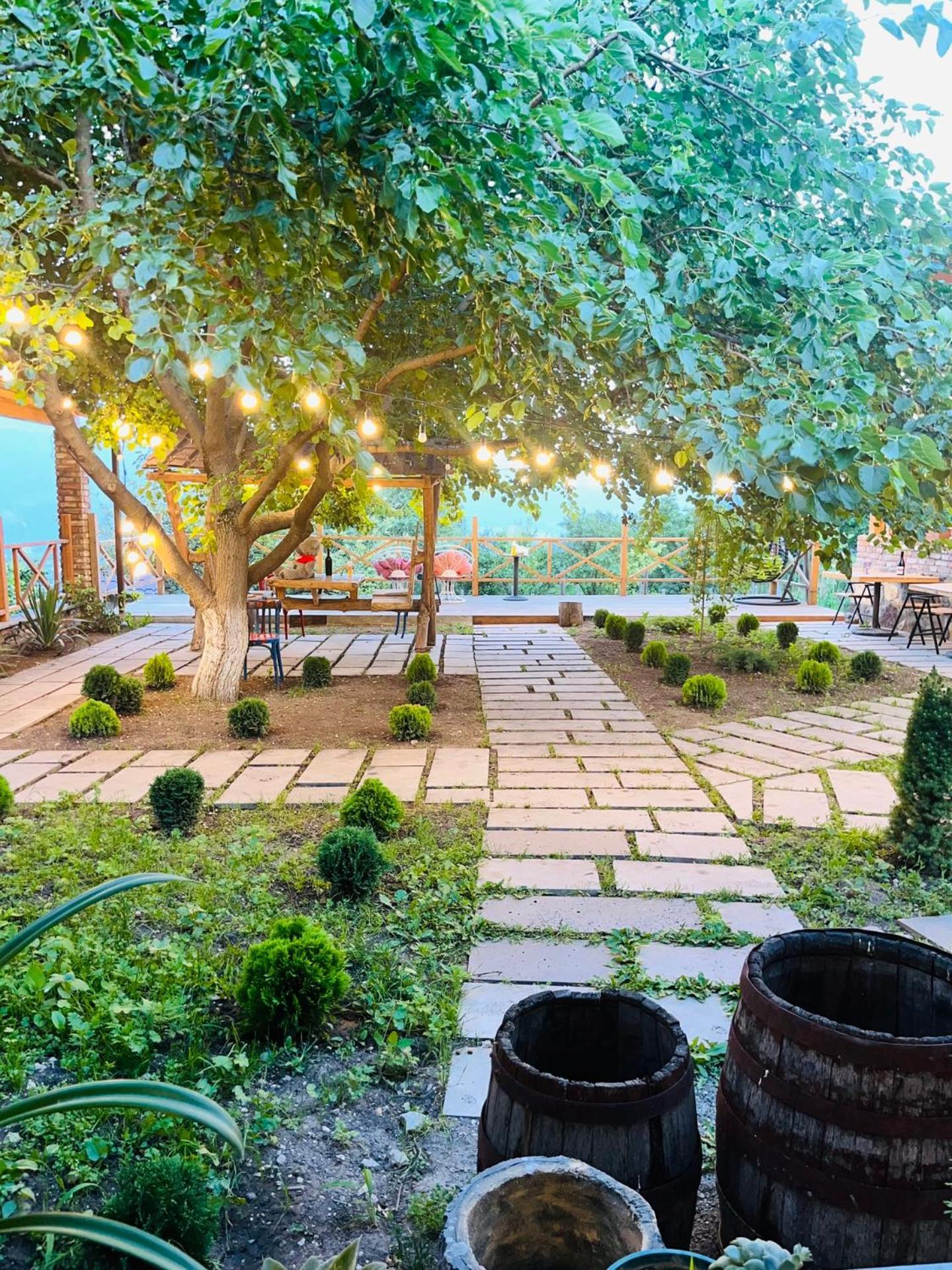 Berkri Gastro Yard & Guest House Енокаван Экстерьер фото
